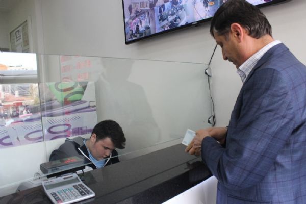 Suriyelilerden TL'ye destek kampanyası