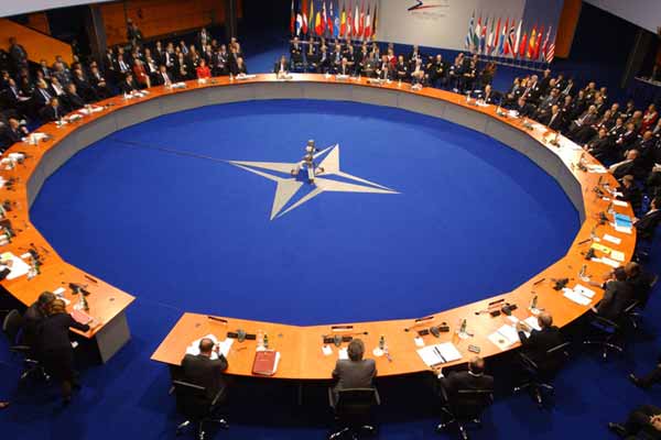 NATO'daki Türk subayların yarısı FETÖ şüphelisi