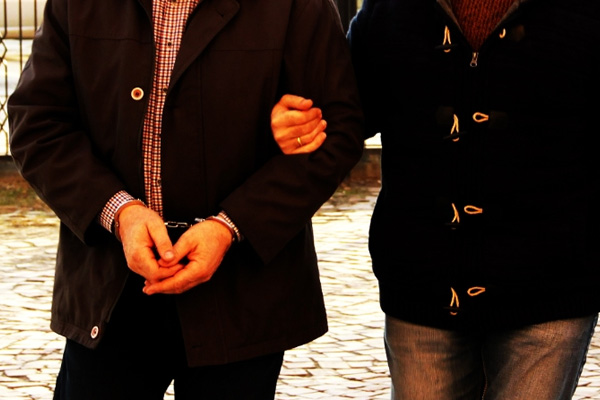 Van’da 6 polis tutuklandı