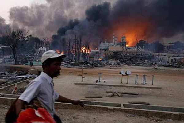 Arakan'dan kaçıp Bangladeş'e sığınan Roshid: Köyümde, yakılan cesetler kokuyordu