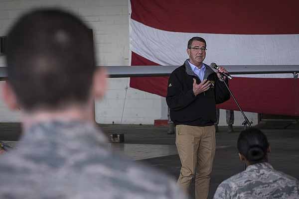 ABD Savunma Bakanı Carter Afganistan'da