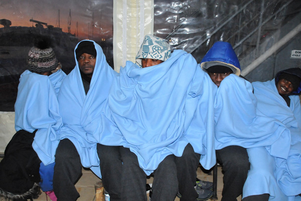 Çanakkale'de yabancı uyruklu 15 göçmen kurtarıldı