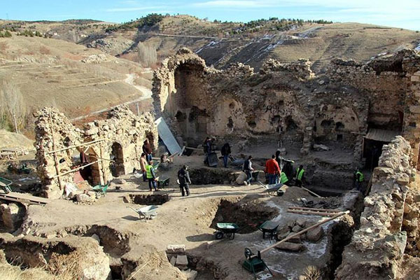 Elazığ'da 165 yıllık kitabe bulundu