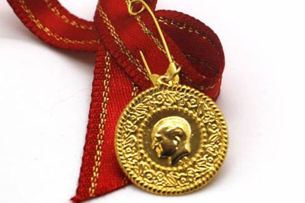 Çeyrek altın 214 lira oldu