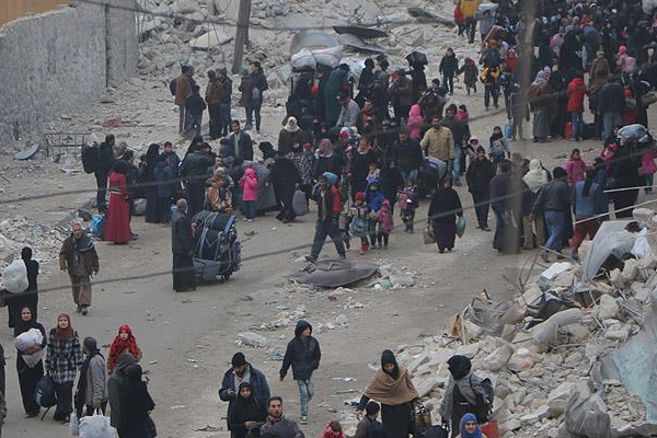 Halepli siviller tahliye edilmeyi bekliyor