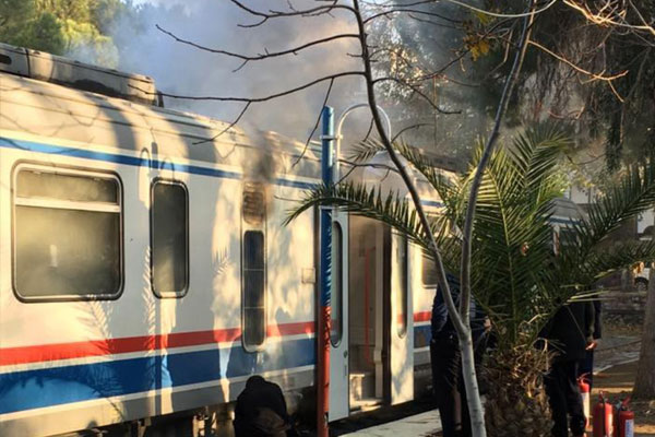 İzmir’de yolcu treninde yangın