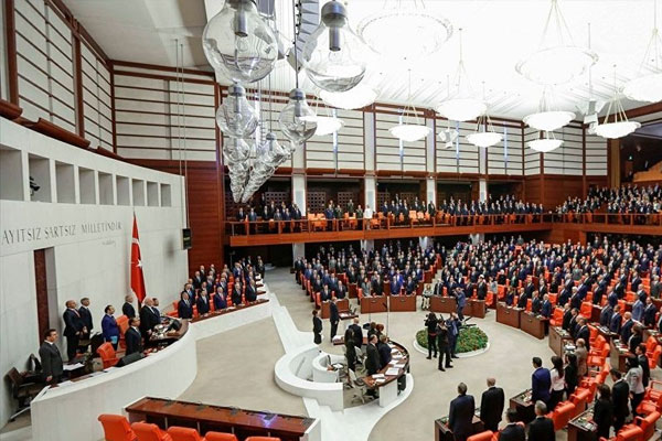 Anayasa değişikliği teklifi Meclis'e sunuldu