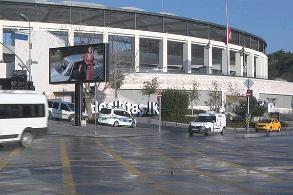 Beşiktaş'ta kapatılan yollar trafiğe açıldı