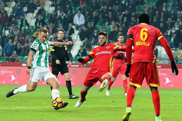 Konya tek attı 3 aldı