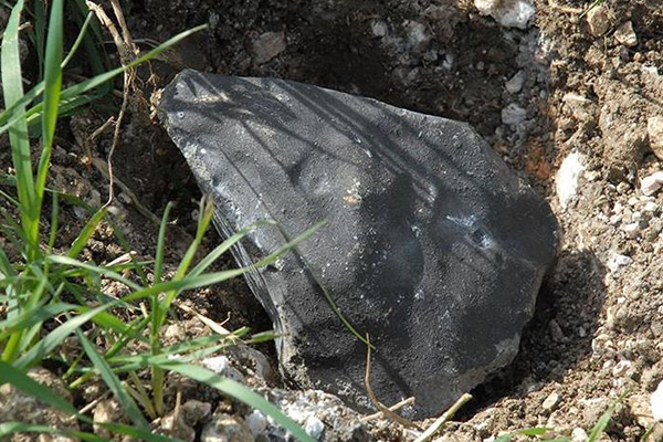 Gök taşından kristal çıktı