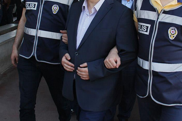 9 öğretmen FETÖ'den gözaltında