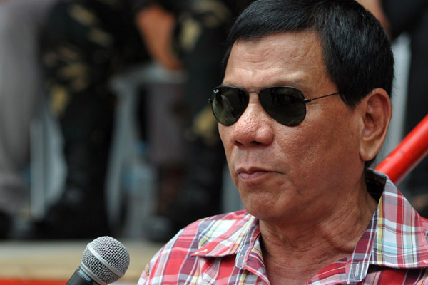 Filipinler silahlarını Çin'den alacak