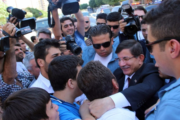 Gaziantep'te Başbakan'a samimi karşılama