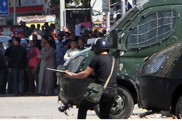Mısır'da cezaevi aracına silahlı saldırı