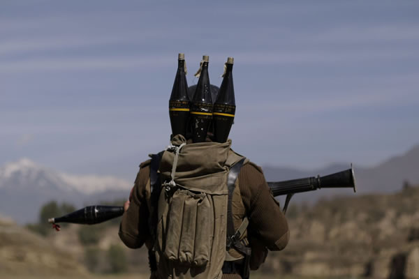 PKK'dan cephaneliğe roketli saldırı