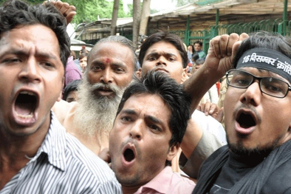 'Büyücü' suçlamasıyla 5 kadın öldürüldü