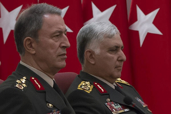 Komutanlıklarda devir teslim