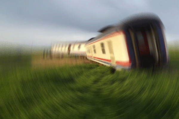 Erzincan'da yük trenine bombalı saldırı