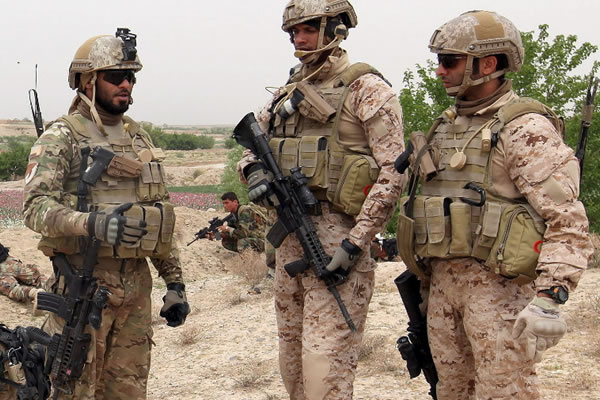 Suudi Arabistan, Yemen'i vurdu