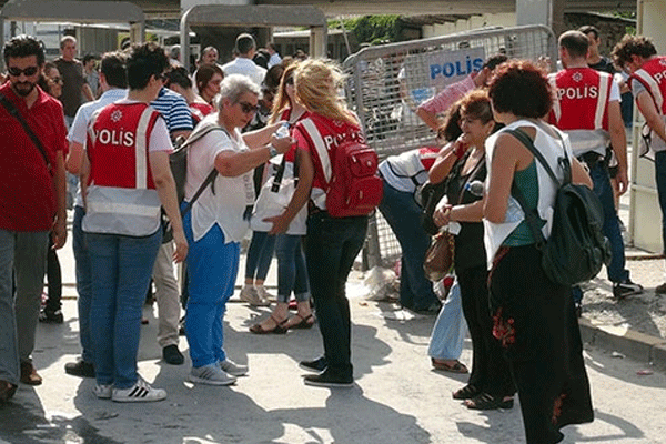 İstanbul'da  barış  mitingi