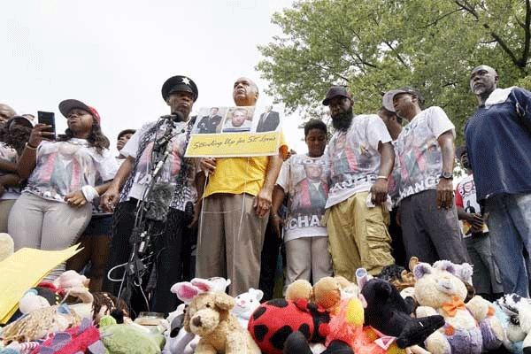 Ferguson'da Brown anması