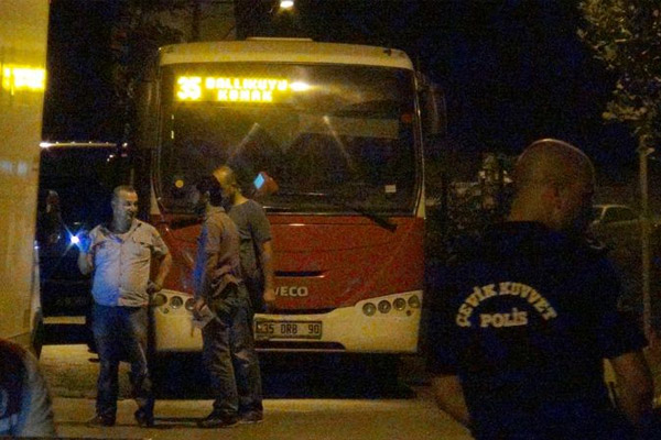 İzmir'de otobüse molotoflu saldırı