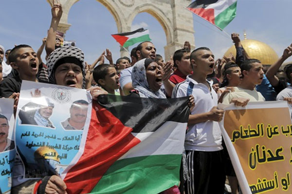 Açlık grevindeki Filistinli mahkum hastaneye kaldırıldı