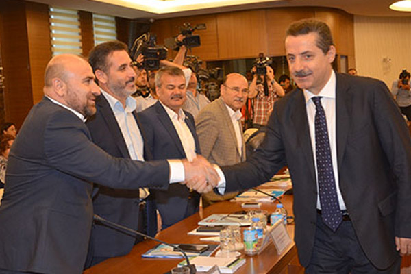 Toplu sözleşme görüşmeleri ertelendi