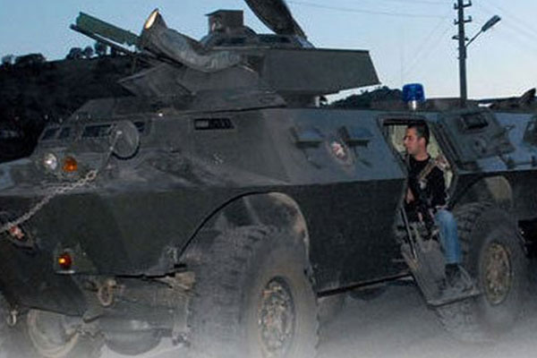 Tunceli'de polise bombalı araçla saldırı