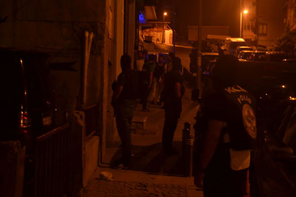 Adana ve İzmir'de PKK'ya şafak baskını