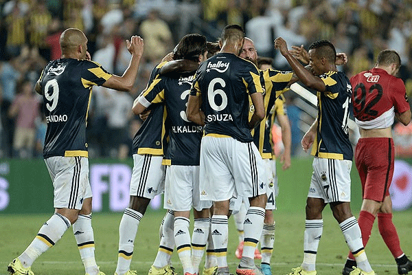Fenerbahçe galibiyetle başladı