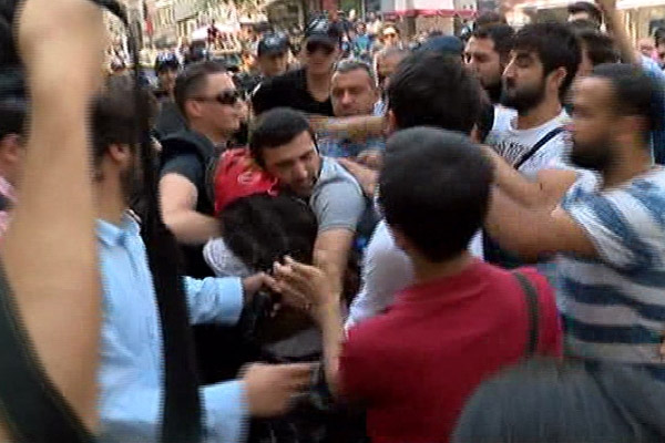 İstanbul'da izinsiz gösteriye müdahale