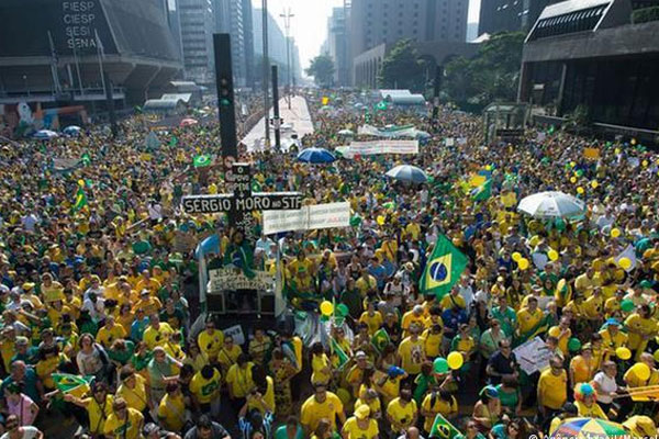 Brezilya'da  büyük protesto günü