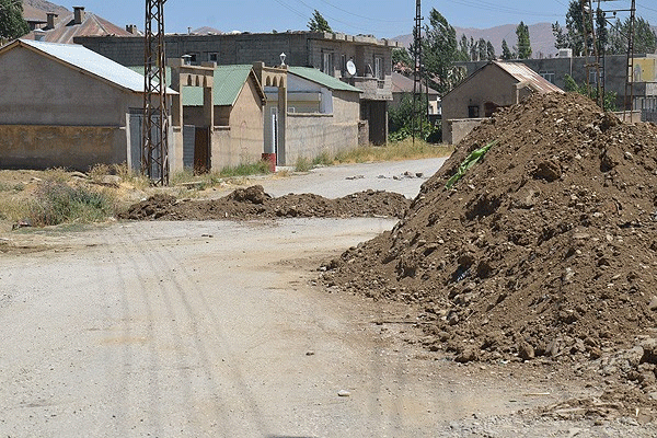 PKK, vatandaşları göçe mi zorluyor?