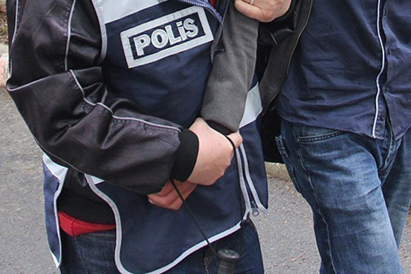 Hakkari'de eş başkanların evinde arama