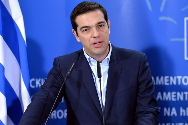 Yunanistan'ın başı iç işleriyle dertte
