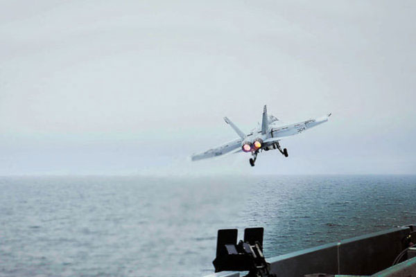 İran'la anlaşmaya rağmen eller tetikte