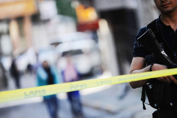 Adana'da 'terör' operasyonu 17 gözaltı