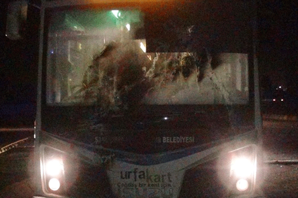 Belediye otobüsüne saldırı