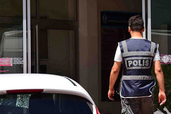 Ankara ve Adıyaman'da okullara operasyon