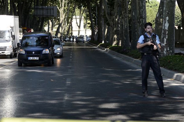 Dolmabahçe saldırganları daha önce de tutuklanmış