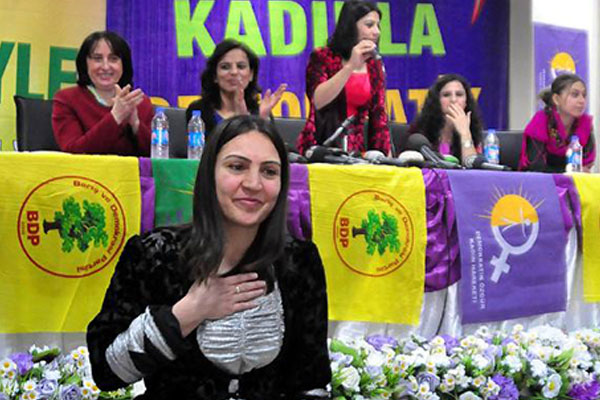 Hakkari Belediye Başkanı Hatipoğlu gözaltında