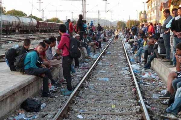 Sığınmacıların geçiş ülkesinde olağanüstü hal ilanı