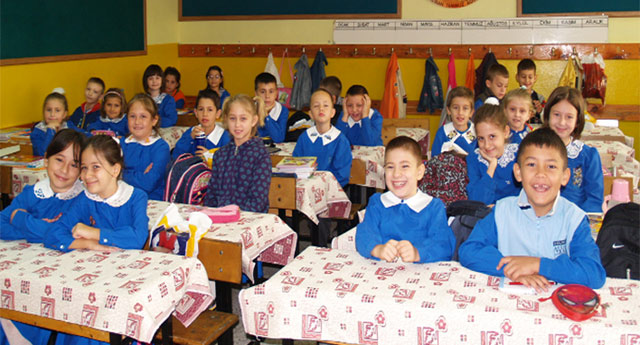 Okulların açılış tarihi ertelendi