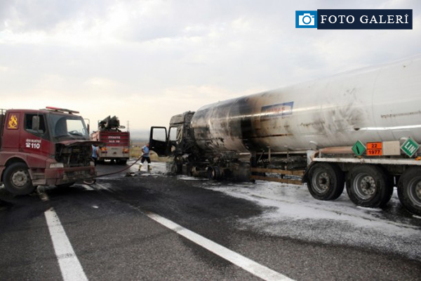 Karakola gaz yüklü tankerle saldırı girişimi