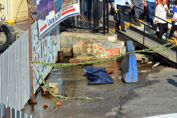 Karaköy’de denizden ceset çıktı