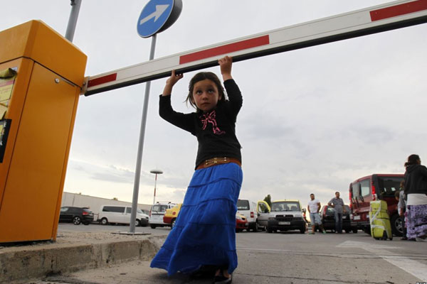 Mültecilere 'Müslüman olmama' kriteri