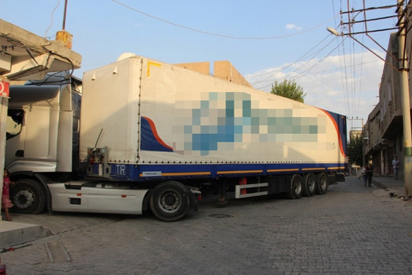 TIR'la emniyete saldırı girişimi