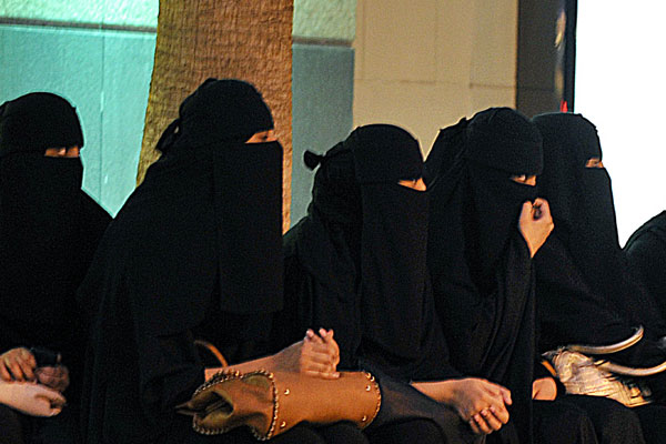 Suudi kadınlar artık oy kullanabilecek