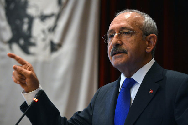 Sandığa Obama'nın ekibi ile gidiyor